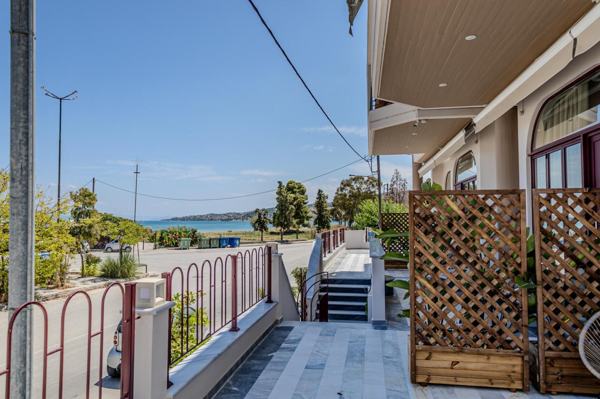 Take Me Here With A Sea View By Salt Apartments Волос Екстериор снимка