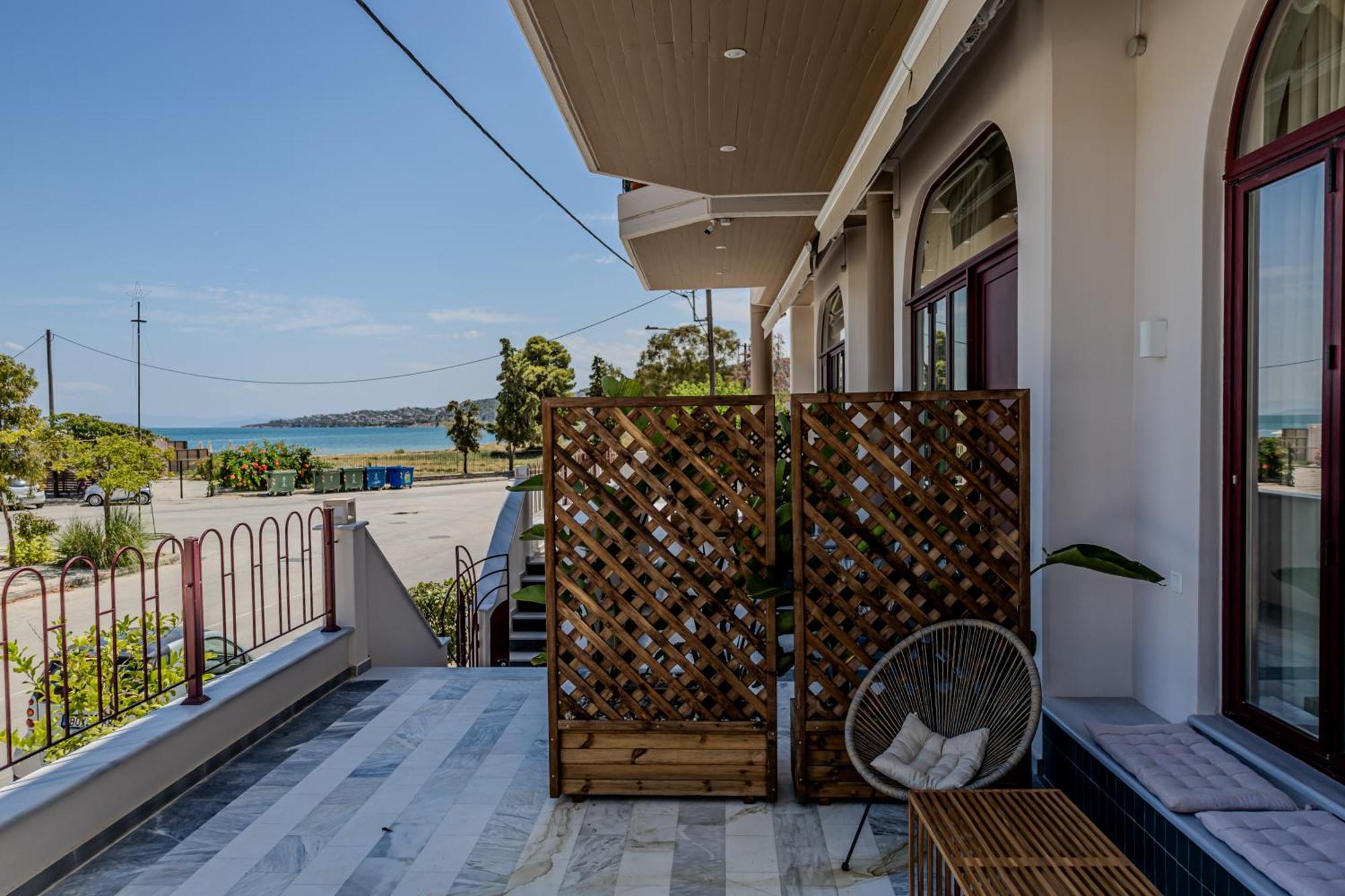 Take Me Here With A Sea View By Salt Apartments Волос Екстериор снимка